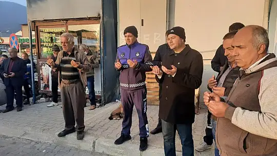 Çiftçiler lokma döktürdü