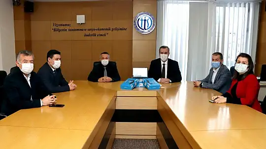 FTSO'dan ihtiyaç sahibi öğrencilere tablet desteği