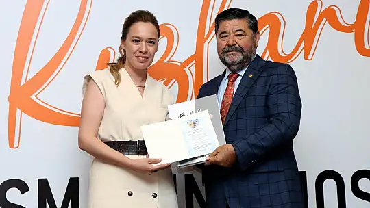 Muğla'da Babasının Bayrağını Taşıyan 63 Kadının Başarı Hikayesi Törenle Tanıtıldı