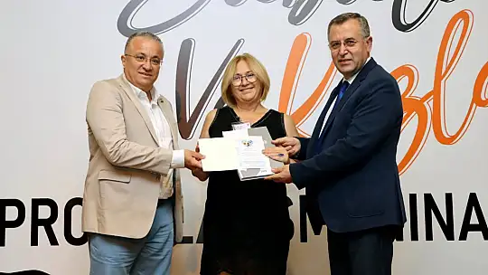 Muğla'da Babasının Bayrağını Taşıyan 63 Kadının Başarı Hikayesi Törenle Tanıtıldı