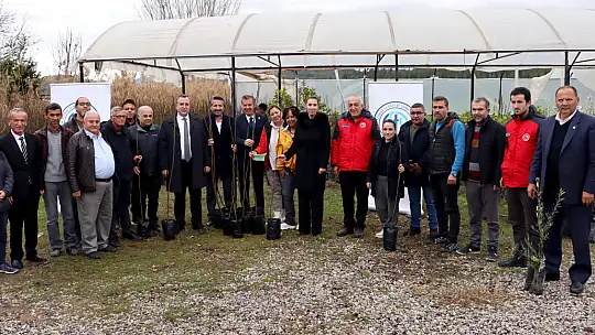 2500 FETHİYE KAYA İNCİRİ FİDANI ÜRETİCİLERE DAĞITILDI