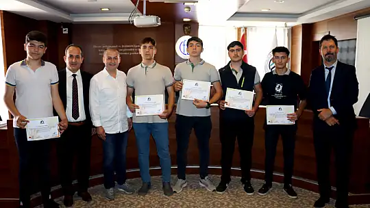 63 Öğrenciye Afet Gönüllüsü Eğitimi Verildi