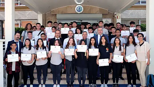 63 Öğrenciye Afet Gönüllüsü Eğitimi Verildi