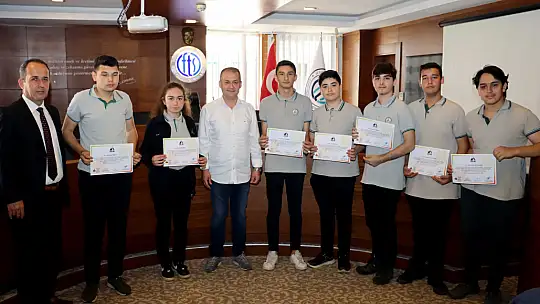 63 Öğrenciye Afet Gönüllüsü Eğitimi Verildi