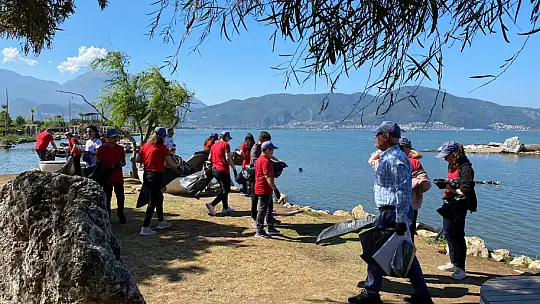 Ördek Adası'nda çevre temizliği yapıldı