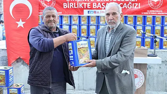Köyceğiz'de 658 arıcıya 82 ton arı yemi dağıtıldı