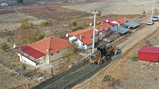 Seydikemer'de yol çalışmaları devam ediyor
