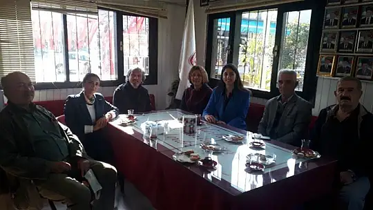 Şehit ailelerine Kaymakam Adayı'ndan ziyaret