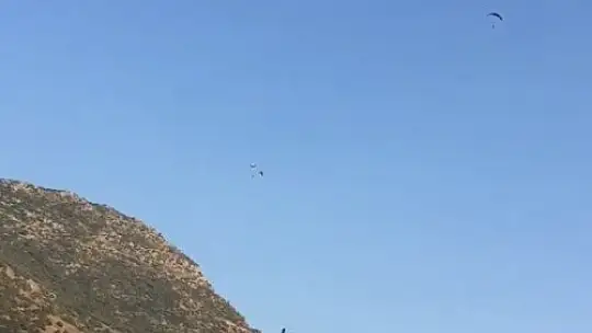Paraşütler Dolaşınca Yedek Paraşütle İniş Yaptılar