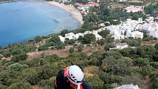 3 gün 10 metrelik çukurda mahsur kalan keçi kurtarıldı