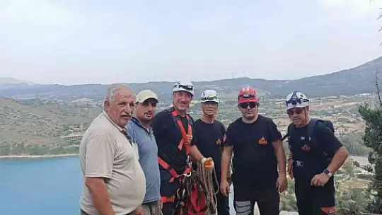 3 gün 10 metrelik çukurda mahsur kalan keçi kurtarıldı