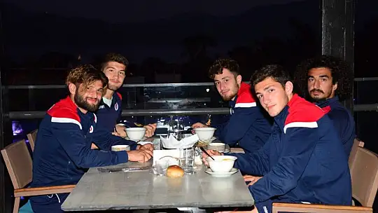 Fethiyespor ikinci maçı kampta bekliyor