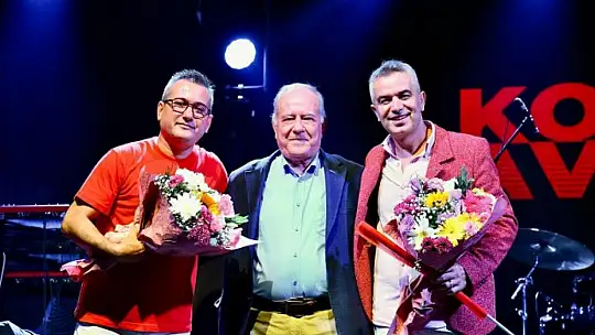 KORAY AVCI SESİYLE BÜYÜLEDİ