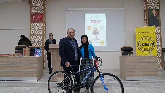 YAZAR ÖZGÜR BALPINAR, SEYDİKEMERLİ ÖĞRENCİLERLE BULUŞTU