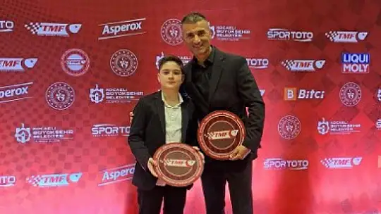 FETHİYELİ MİLLİ SPORCU ÖZDEMİR KUPA ALDI