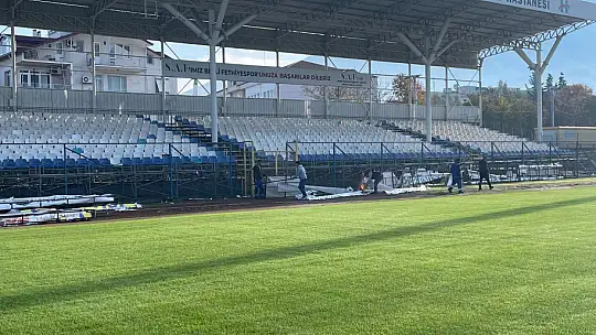 CUMHURBAŞKANI ERDOĞAN HELİKOPTER İLE İNDİ REKLAM PANOLARI AĞIR HASAR ALDI