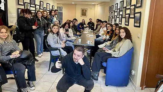 BAŞKAN KARACA, MUĞLALI ÖĞRENCİLERLE BİR ARAYA GELDİ 