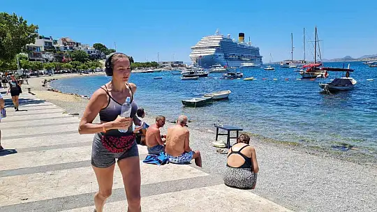 323 metre uzunluğundaki dev gemi, bir kez daha Bodrum'da