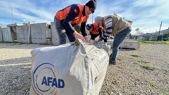 KARACA, AFET GÖNÜLLÜLERİ İLE BİR ARAYA GELDİ