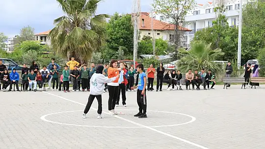 Öğrenciler baharın gelişini kutladı