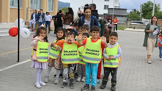 Öğrenciler baharın gelişini kutladı