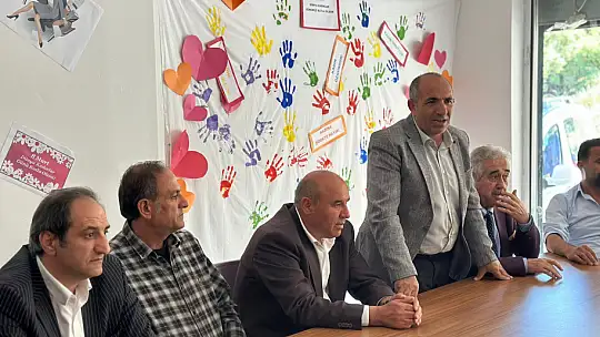 Aday Otgöz, 'Gece Uyumak, Gündüz Durmak Yok!'