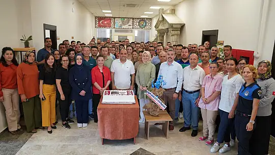 Başkan Akdenizli'ye doğum günü sürprizi