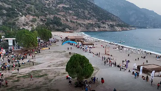 HAVA OYUNLARI FESTİVALİ İZLEYENLERİ HAYRAN BIRAKIYOR