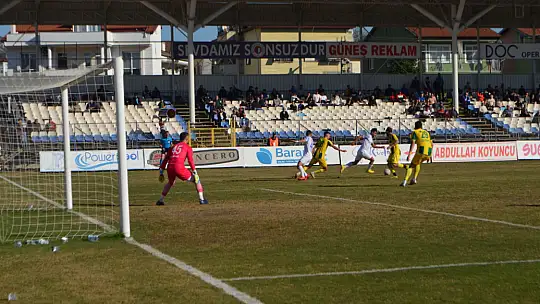 90 DAKİKALIK ZORLU MÜCADELEDE PUANLAR PAYLAŞILDI