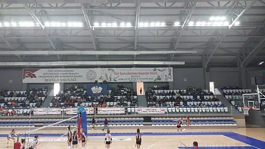 ZİRVE SPOR EVİNDE GALİP