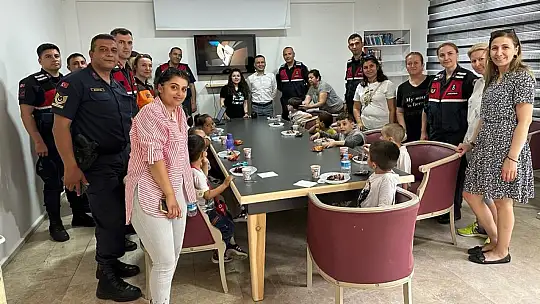 Jandarma'dan Özel Çocuklara, Özel İlgi