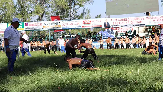 Seki Yağlı Pehlivan Güreşleri Minikler Kategorisinde Başladı