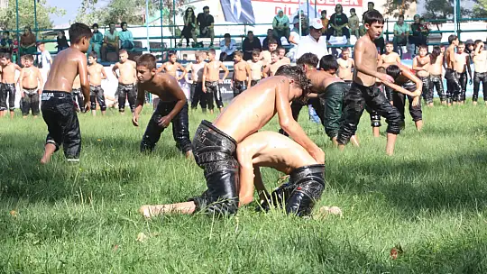 Seki Yağlı Pehlivan Güreşleri Minikler Kategorisinde Başladı