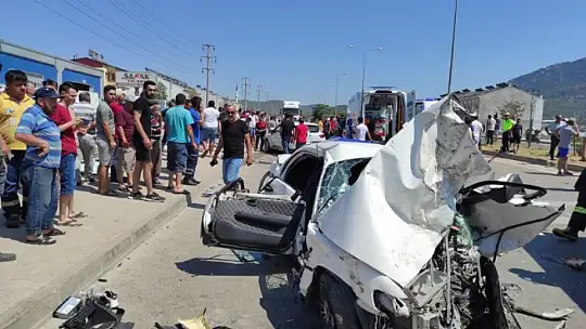 Çevre yolunda feci kaza 1 ölü 5 yaralı