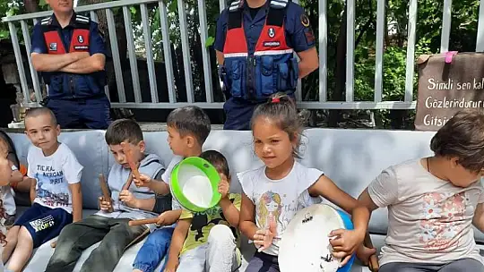 Jandarma'dan Özel Çocuklara, Özel İlgi