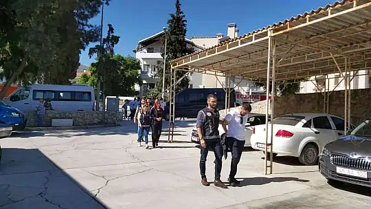 6 İLDE DOLANDIRICILIK OPERASYONUNDA GÖZALTINA ALINAN ŞÜPHELİLER ADLİYEYE SEVK EDİLDİ