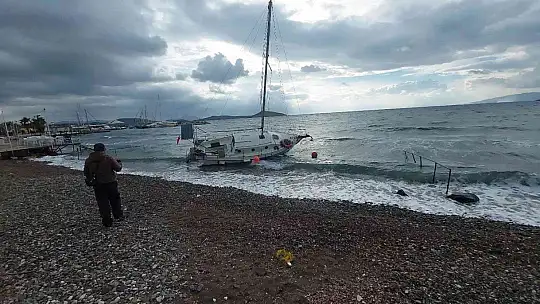 600 bin lira değerindeki yelkenli tekne karaya oturdu