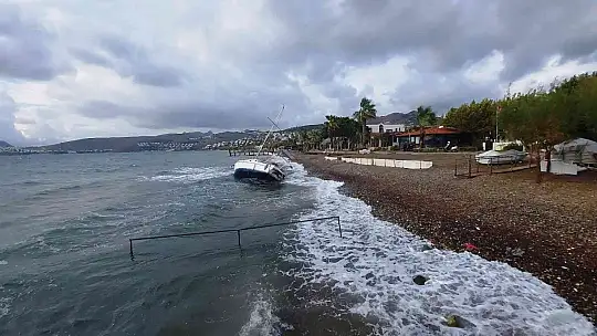 600 bin lira değerindeki yelkenli tekne karaya oturdu