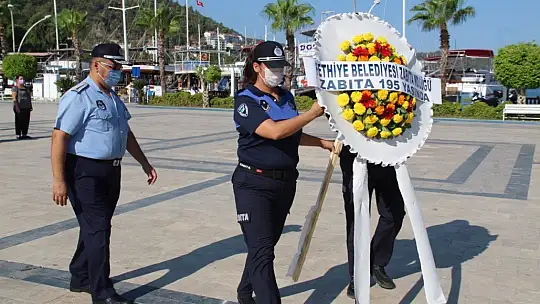 Fethiye Zabıta Ekipleri Atatürk Anıtına Çelenk Sundu