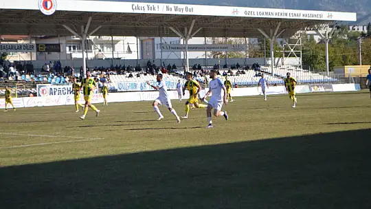 90 DAKİKALIK ZORLU MÜCADELEDE PUANLAR PAYLAŞILDI