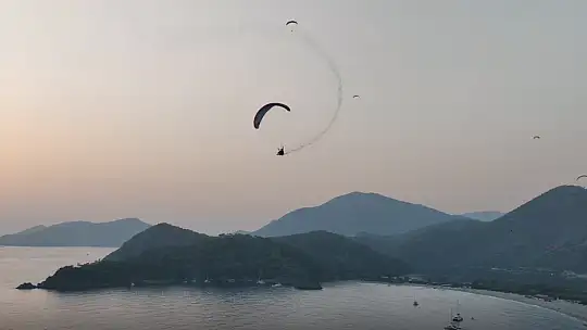 HAVA OYUNLARI FESTİVALİ İZLEYENLERİ HAYRAN BIRAKIYOR