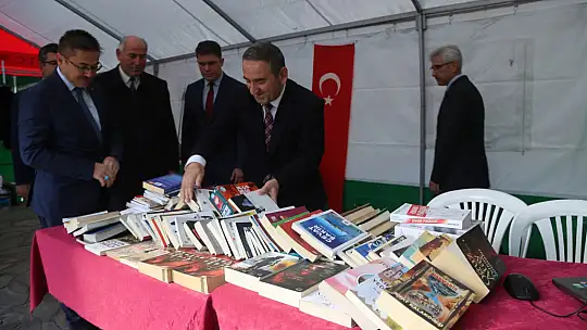 BASIN EMEKÇİLERİNDEN TUTUKLU VE HÜKÜMLÜLER İÇİN KİTAP BAĞIŞI