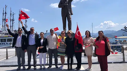 Milletvekilli adayları vatandaşın sorunlarını dinledi