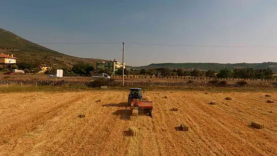 70 kadın üreticiye 700 saman balyası dağıtıldı