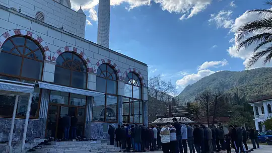 FETHİYE YENİ CAMİİ'DE DEPREMZEDELER İÇİN DUA EDİLDİ