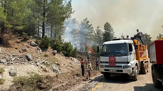 Seydikemerde alevlere karşı seferberlik sürüyor
