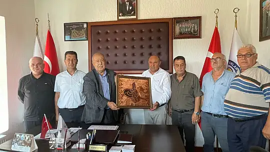 Otgöz, 'Muhalefet kavga ederken biz eser siyasetine devam ediyoruz'