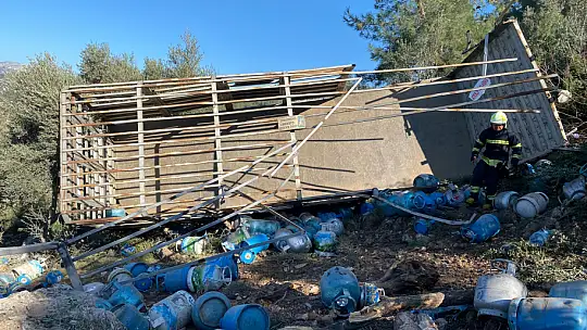 TÜP KAMYONU UÇURUMA YUVARLANDI ŞOFÖR HAYATINI KAYBETTİ