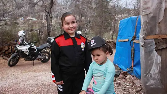 9 yaşındaki Yağmur'un polis olma hayalini gerçekleştirdiler