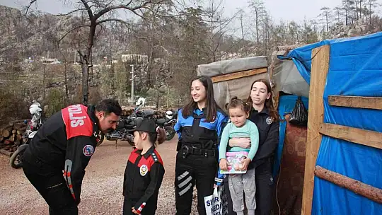 9 yaşındaki Yağmur'un polis olma hayalini gerçekleştirdiler